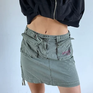 Kenzo kjol - Perfekta sommarkjolen från Kenzo 💕. Säljer pga flytt. Pris kan diskuteras! 