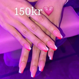 Gelenaglar  - Kom och bygg dina naglar hos mig!❤️   📍Staffanstorp, Skåne  De är billiga, snygga och håller länge! Priset varierar på design så checka in min Instagram för mer information🥰  Dm’a mig på insta för att boka tid