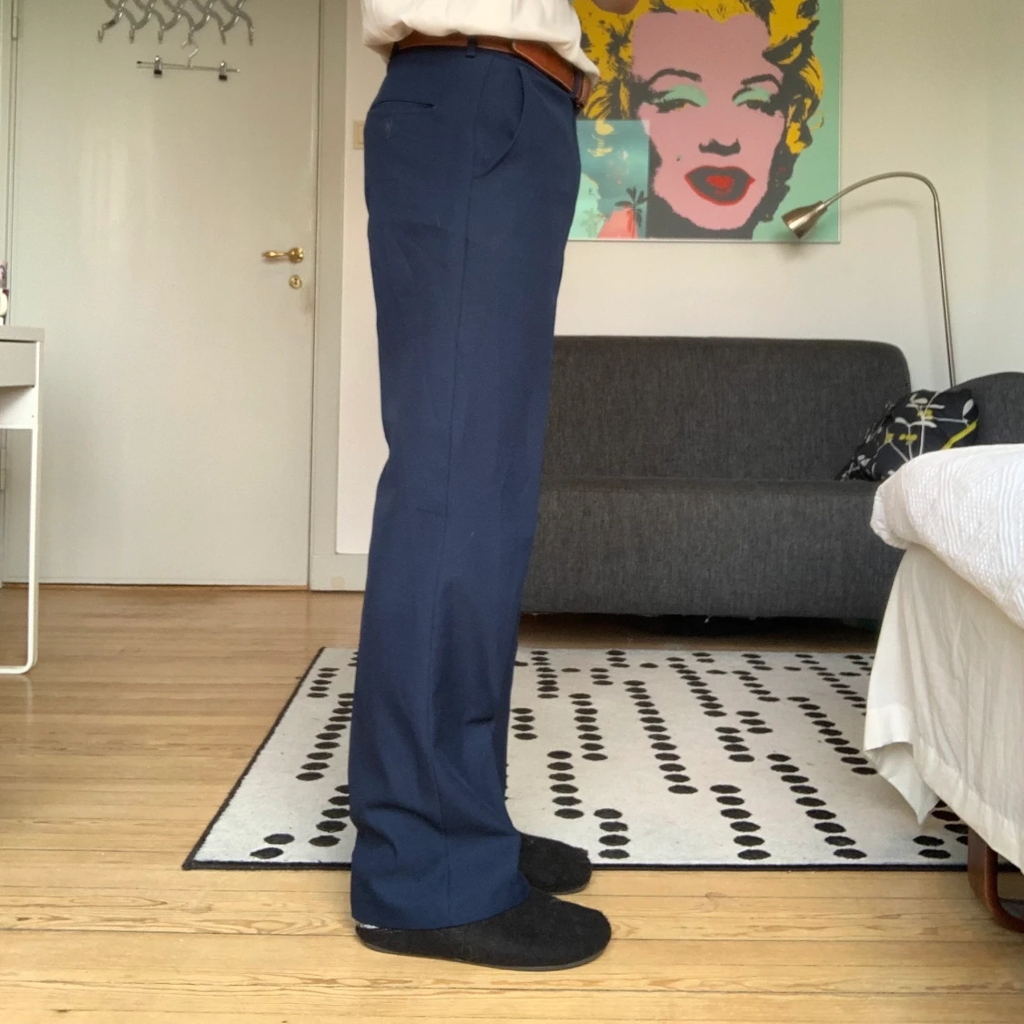 Mörkblåa Kostymbyxor från Sears. Strl 34 - 90