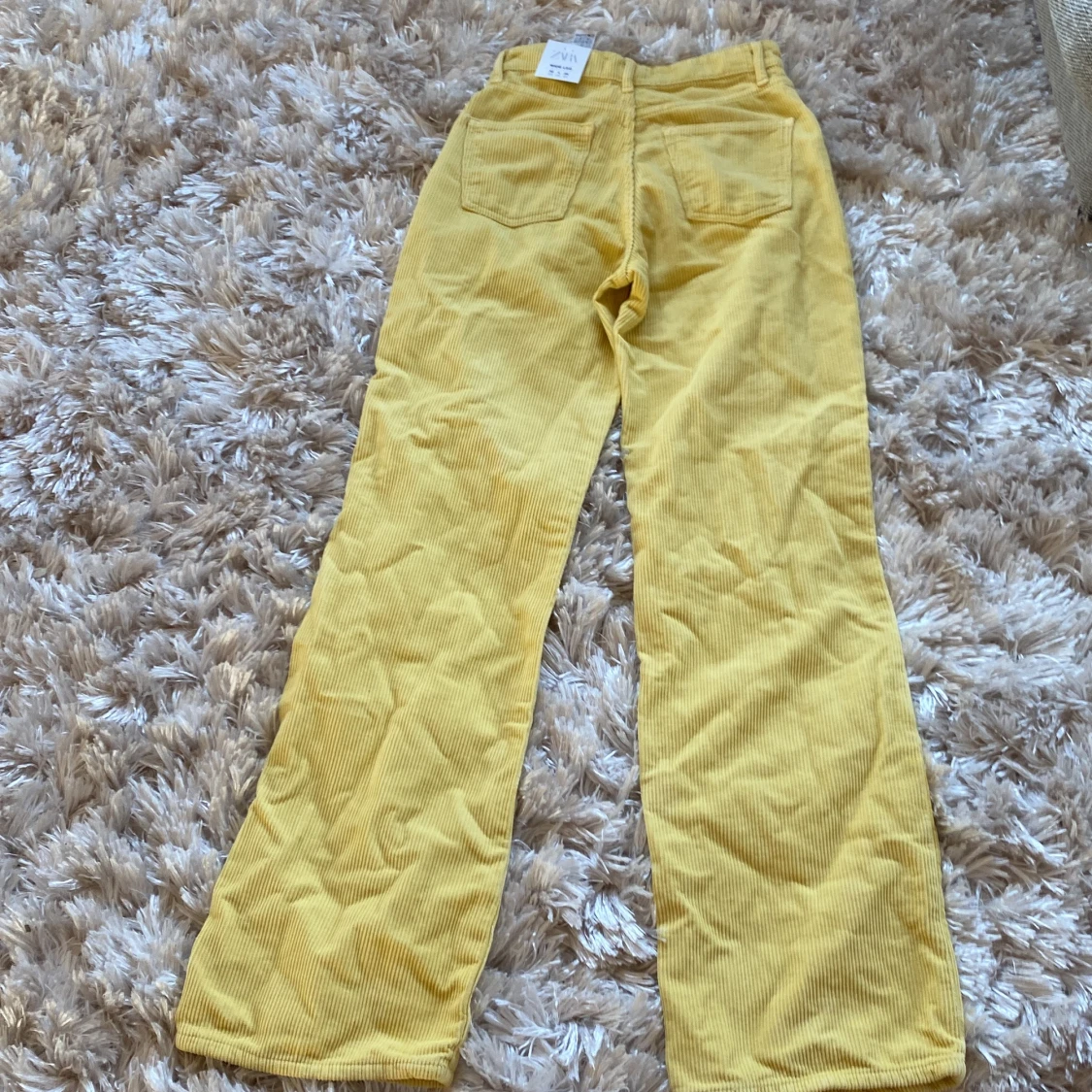 Gula vida byxor  - 90