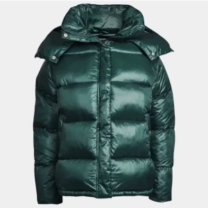 Bikbok jacka - Intresse koll på den populär bikbok jackan💓jackan är i storlek S och i en gröna färgen💓 dirket pris 1500kr💓 fler frågor svarar jag gärna på privat💓