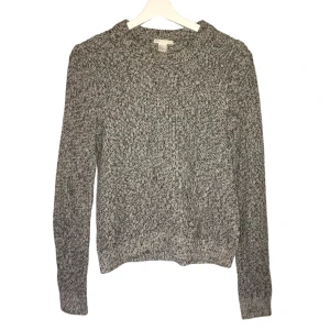 TRÖJA - stickad gråmelerad tröja, aldrig använd! 