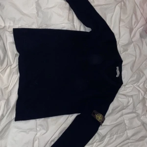 Stone Island Sweatshirt XS - Stone Island - Sweatshirt   Storlek XS 9/10 Condition använd fåtal gånger 