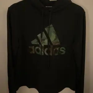 Adidas hoodie helt oanvänd:)
