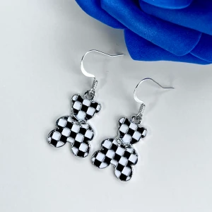 Björnörhängen 🐻‍❄️ - Nickelfria krokar och fri frakt. 🖤