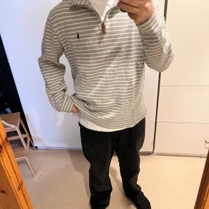 1/4 zip sweatshirt Ralph lauren  - skick 8/10, storlek L, regular passform 