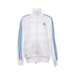 Adidas Kofta - y2k kofta som har använts av mig ett få tal gånger. säljer för att rensa min garderob och för att jag har för många liknande plagg och den här använts minst tyvärr. är i storlek 140 men passar mig som har s ibland xs. Kan skicka egna bilder om det önskas!