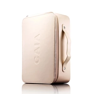 Caia necessär  - Säljer denna caia necessären då den aldrig kommer till användning. Använd 1 gång så den är i väldigt väldigt fint skick. Nypris 425kr. Kom med eget prisförslag så kan vi diskutera priset.