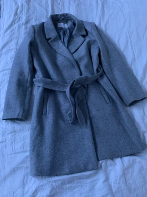 Vila coat - Storlek 44 sitter som xl använd 4-5 gånger