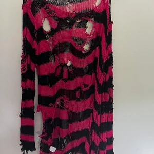 Rosa randig hålig tröja - Köpt på shein 