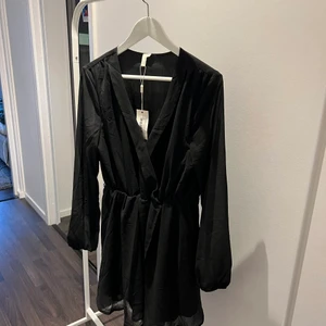 Nelly klänning - Klänning från Nelly, prislappen kvar