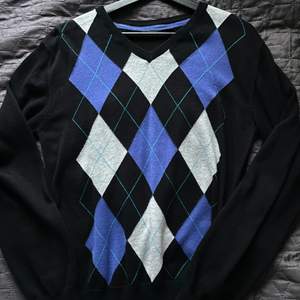 Så fin stickad tröja som vart min favorit i månader, säljer nu pga att den inte är min stil längre💓 (andra bilden är lånad av personen jag köpte den från) Köparen står för frakt💓