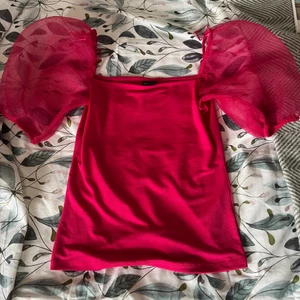 Topp - Rosa topp från Gina Tricot  i storlek S