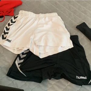 Hummel shorts - Båda för 120
