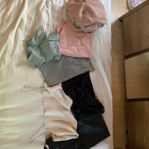 Olika plagg för 35kr st  - Olika snygga plagg för 35kr st går också o köpa allt för 120kr