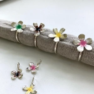 Smycken - Så himla söta silver ringar som min mamma gör och säljer!! Fler bilder finns att få, eller besök instagram eller hemsidan sandysbyou🌸🍓