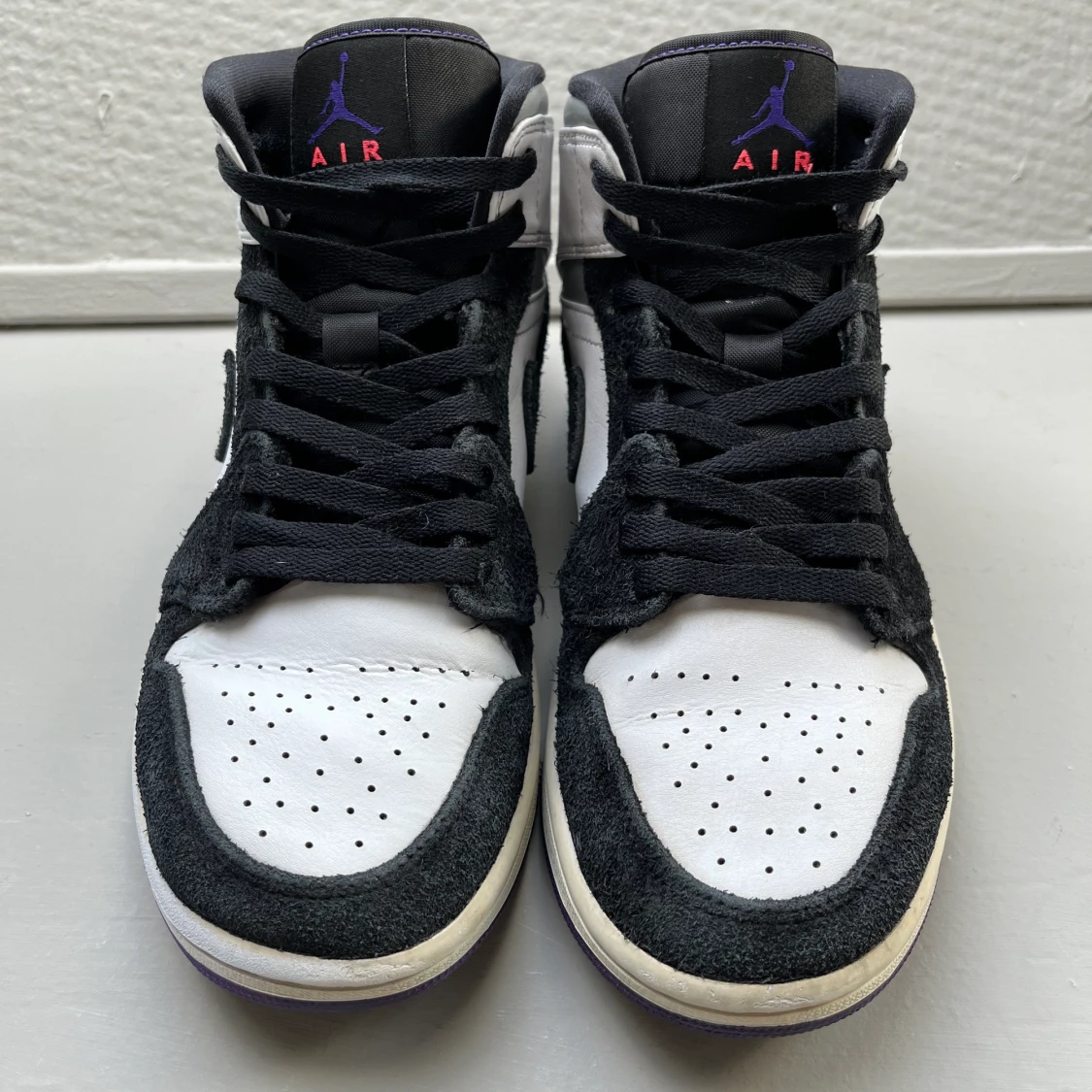 Jordan 1 SE varsity purple mid  - 90