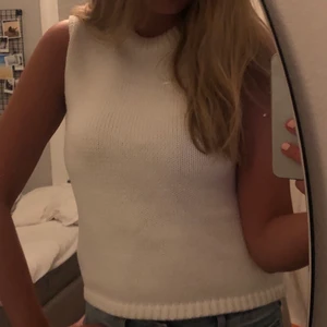 Stickad zara tröja - Jättefin slutsåld stickad topp från zara Nyskick och prislappen är kvar💓💓