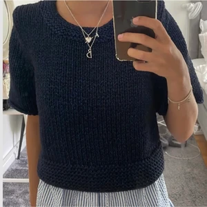 Stickad tröja  - Säljer denna stickade tröja/t-shirt