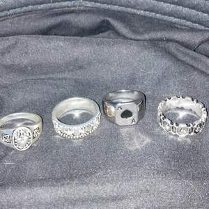 Säljer dessa ringar då dem är för stora för mig. 15kr st Frakt 13kr ⚠️tar bara swish!⚠️
