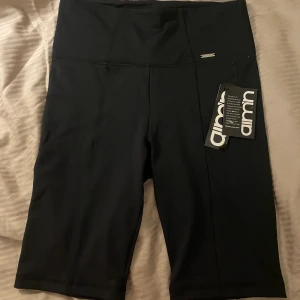 Aimn cykelshorts  - Aldrig använda, helt nya. Lappen sitter kvar. 