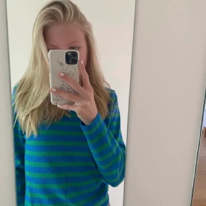 Zara tröja - Säljer denna suuperfina tröja från zara du den tyvärr inte används så mycket längre. Skriv privat vid intresse eller fler bilder