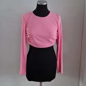 Zara rosa tröja - Öppen rygg, gott skick, använd cirka 3 gånger, storlek smal