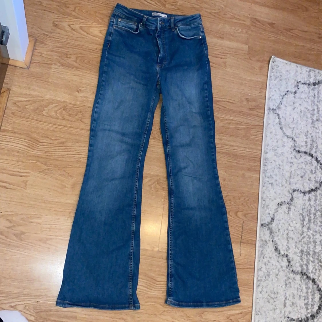 Blåa Botcut jeans 