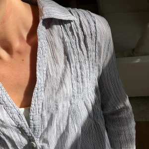 Avslappnad skjorta  - Jätteskön avslappnad skjorta, gammal favorit.