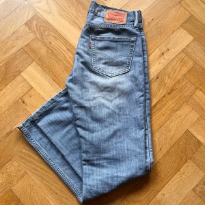 Levis 511 - Snygga Levis 511 30x30 Regular fit - sjukt snygg wash och är i utmärkt skick 