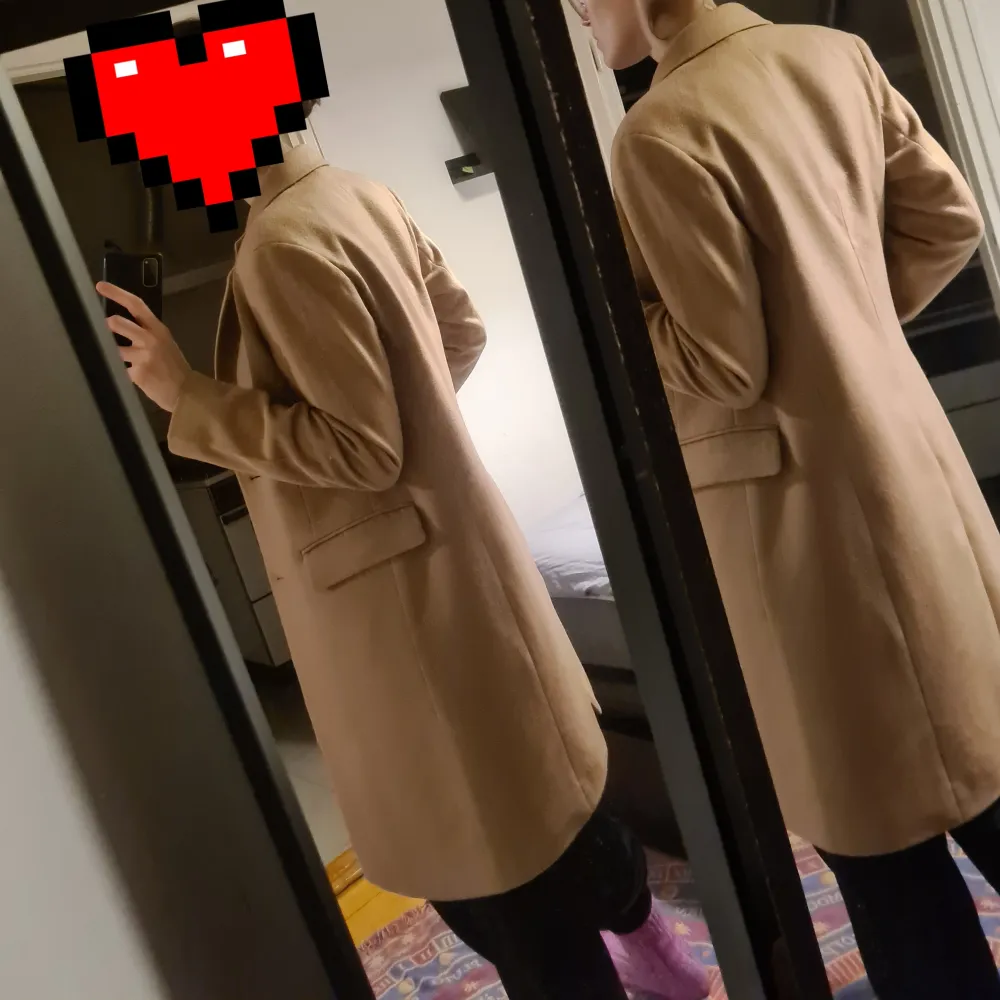 I am selling my Uniqlo jacket, wore it 2 times so it's basically new. Selling because it didn't feel like it's the right color for me anymore.. Jackor.