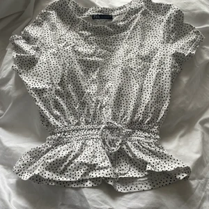 Zara topp - Söt zara topp, använd 4 ggr💓