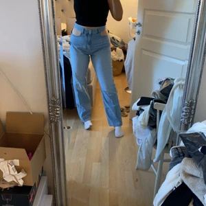 Jeans  - Oanvända med lappar kvar, supersnygga, storlek 40 men passar 38 också 