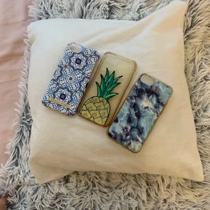 Ideal of sweden - Säker för att jag har en annan mobil och de kommer inte till användning. Alla tillsammans 140kr men Ideal if sweden-150 Anannasen-20 och den sista blåa 20kr. Har använt de ganska mycket kan men inga repor eller sprickor, men annasen är inte så genomskinlig lite gulaktig❤️ Funkar för iPhone 6,6s,7 och iphone se