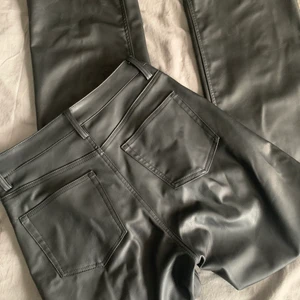 Skinnbyxor  - Skinnbyxor från nakd. 