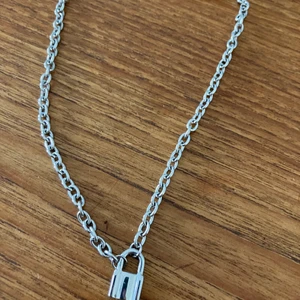 Fint halsband från brandy  - Så coolt och köpt för ganska länge sen i london 