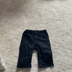 Ex.detriot svarta jeans hårts - Svarta jeans hårts som är i storlek 134 den kostar 50kr