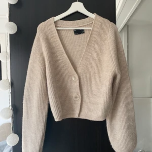 Kofta - Beige kofta. Storlek 34. Använd en gång. 