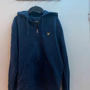 Lyle Scott zip hoodie - Bra skick. Används inte längre