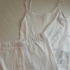 Pyjamas  - Säljer denna super söta pyjamasen från Cubus! Den är aldrig använd med lappar kvar. 