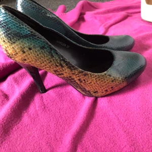 Klacksko  - Nästan ny 