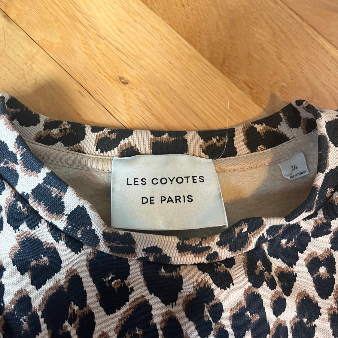 Leopardmönstrad märkeströja - 91