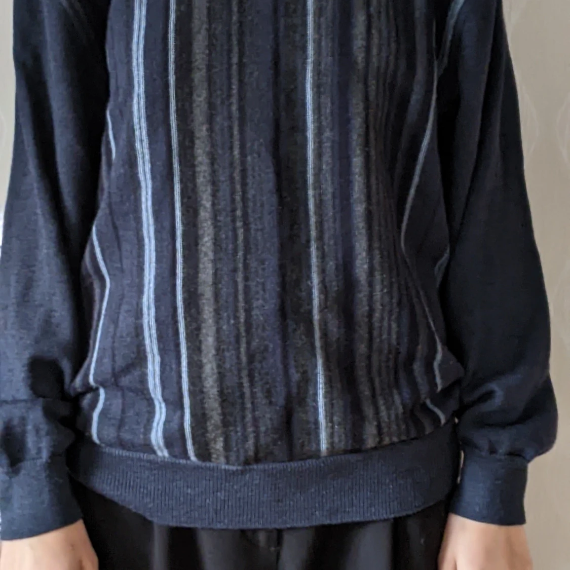 mörkblå tjocktröja - 91