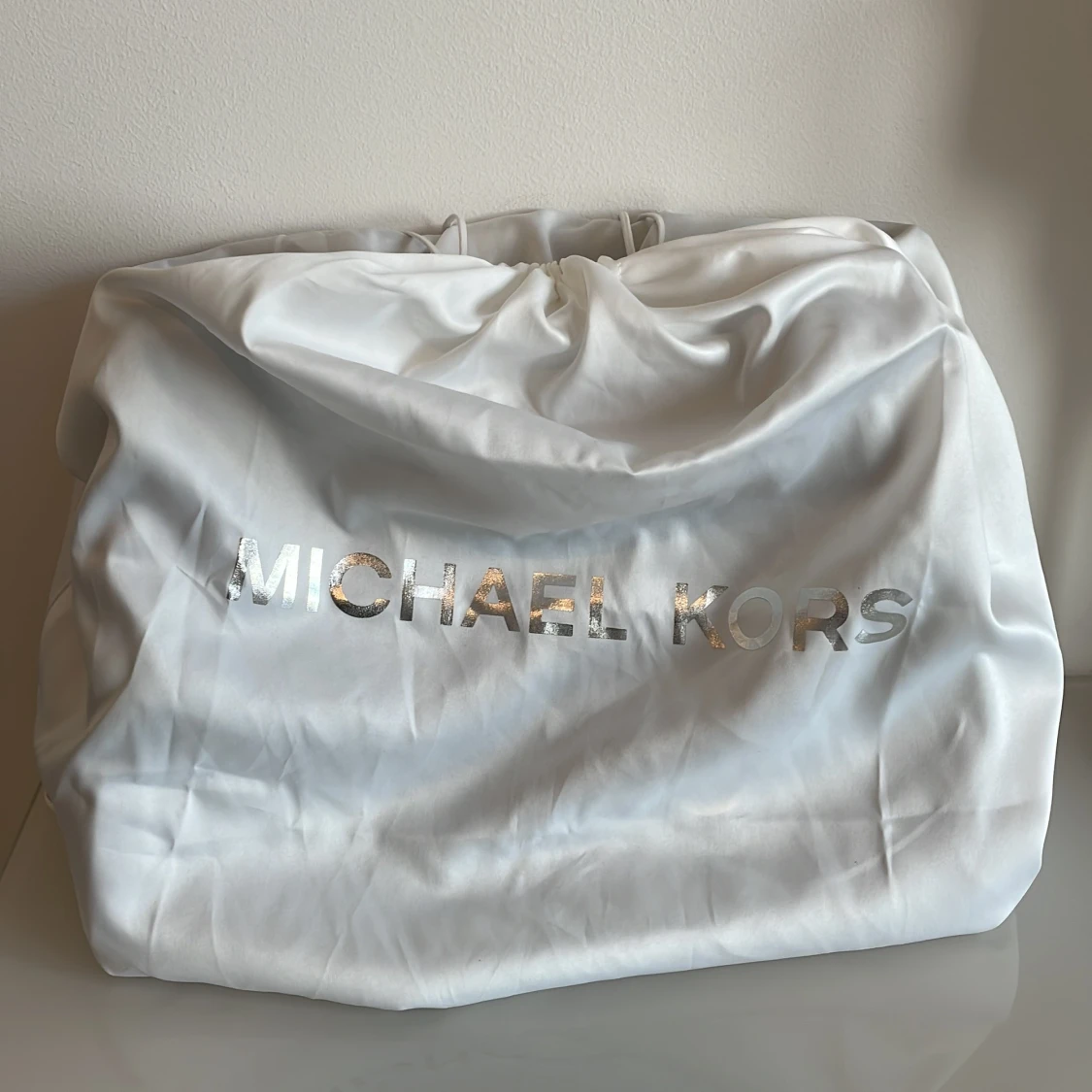 Michael kors väska mkt fint skick  - 91