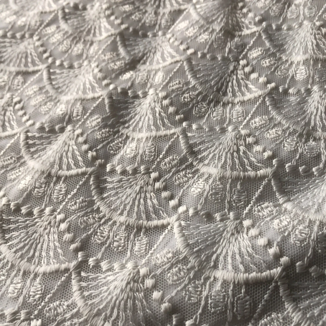 White no sleeve shirt with lace design size 13-14 (XS) - 91