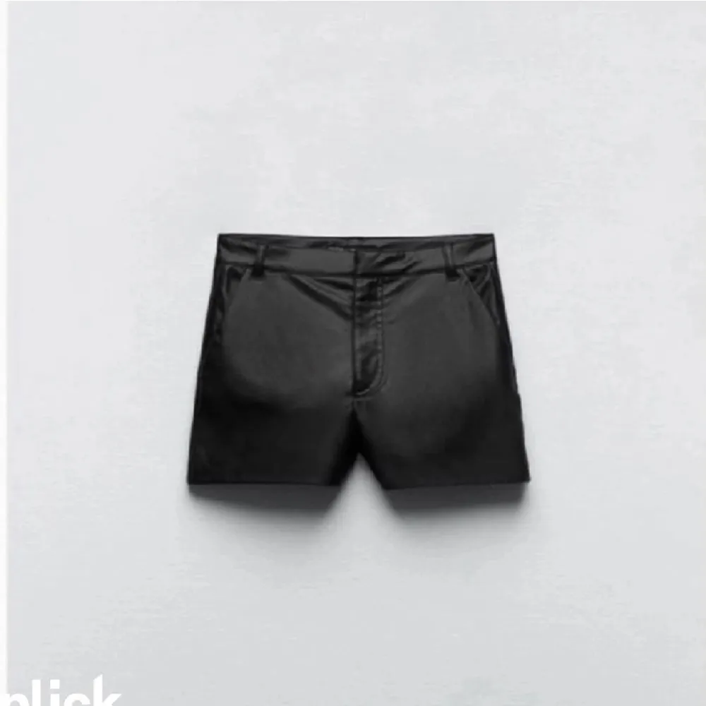 Super fina och trendiga skinn shorts från zara💗💗prislappen är kvar. Shorts.