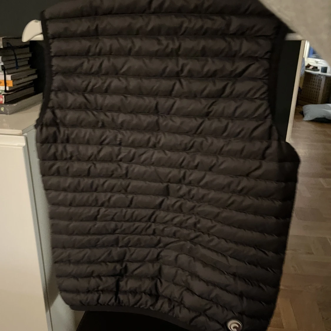 Svart Colmar väst - 90