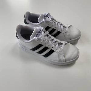Adidas cloudfoam advantage - Säljer dessa Adidas cloudfoam advantage då de ej används längre Condition: 7/10