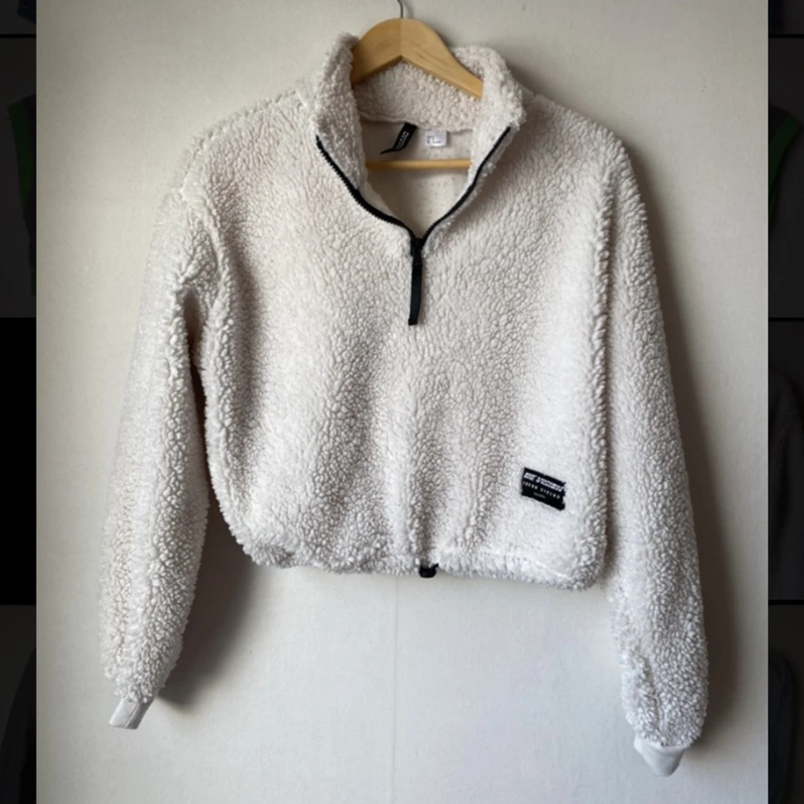 Divided x H&M cozy cropped jumper in white
