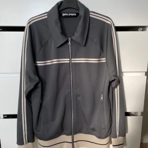 Palm angels track suit -   Använd typ 3 gånger (tvättad en gång), ordinarie pris 3500kr 